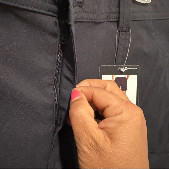 Eddie Bauer Rolled Hem Bermuda Shorts Adult Womens Size 12 Black - Picture 4 of 8